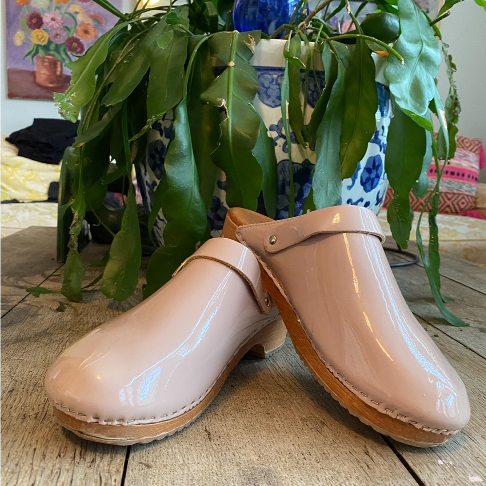 Anthropologie Blush Patent Leather Clogs